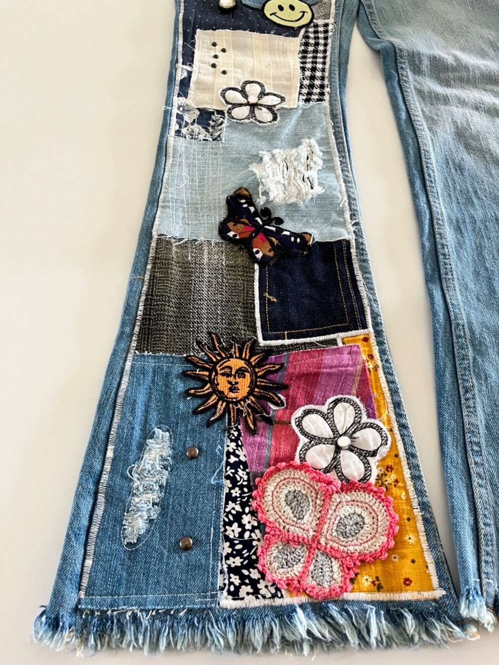 BDG Urban Outfitters Patchwork Jeans Size 24 New With tags NWT Hippie Bohemian - Picture 8 of 10